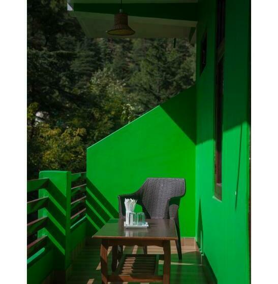 اتاق لوکس با بالکن, The Royal Orchard Kasol