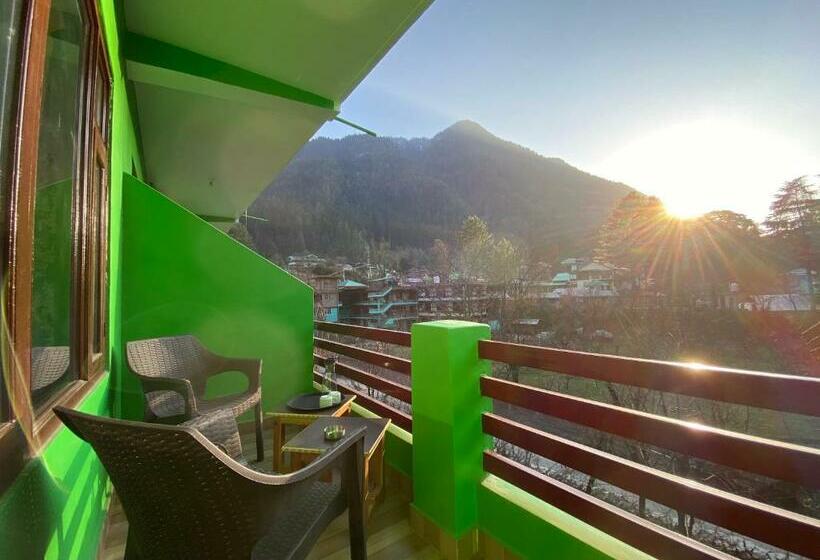اتاق استاندارد با بالکن, The Royal Orchard Kasol