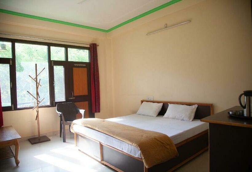 اتاق استاندارد با بالکن, The Royal Orchard Kasol