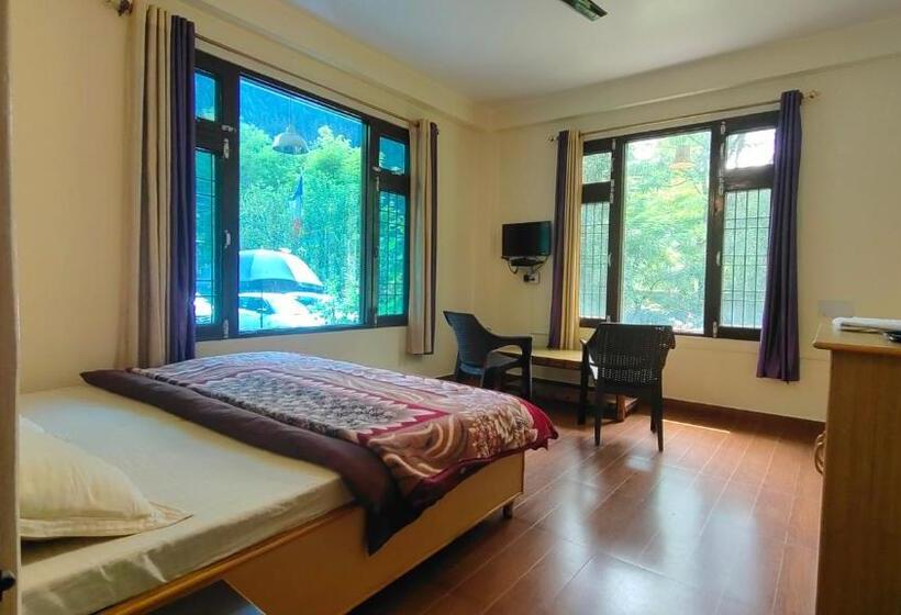 스탠다드 룸, The Royal Orchard Kasol