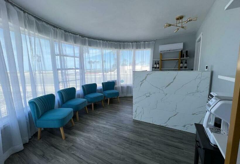 إستوديو ديلوكس, 1915 Beach Club