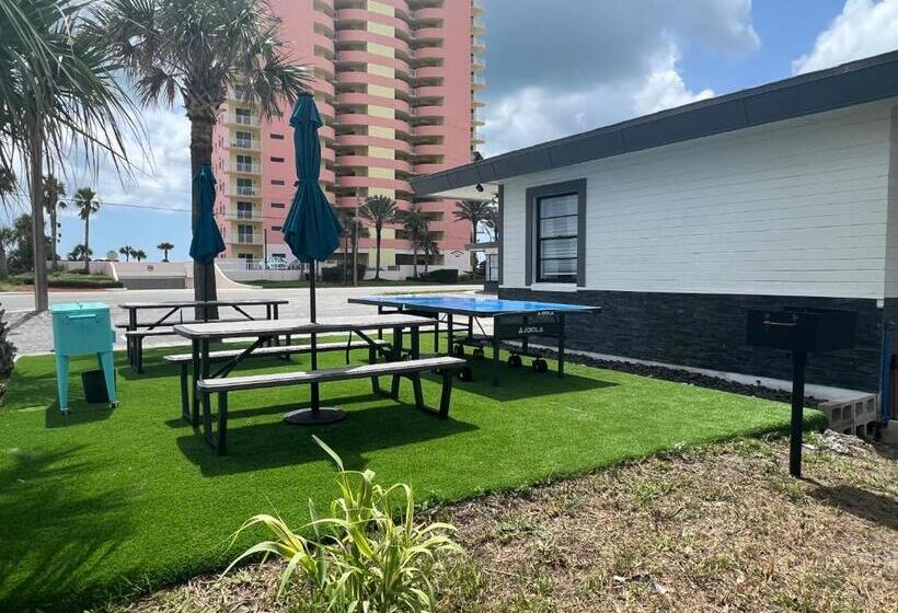 إستوديو قياسى, 1915 Beach Club