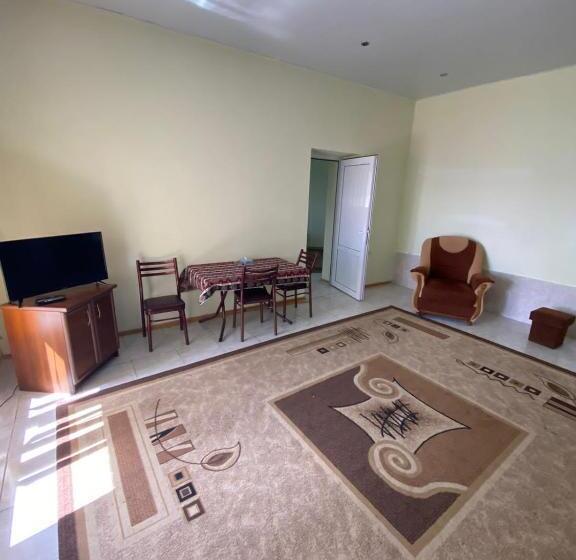 شقة بغرفة نوم واحدة, Mount Aragats