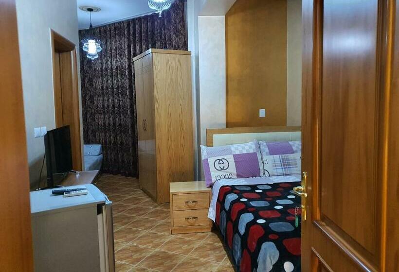 带阳台的豪华间, Kompleksi Gjoni