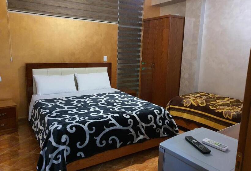 带阳台的豪华间, Kompleksi Gjoni