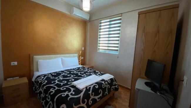 豪华房间, Kompleksi Gjoni