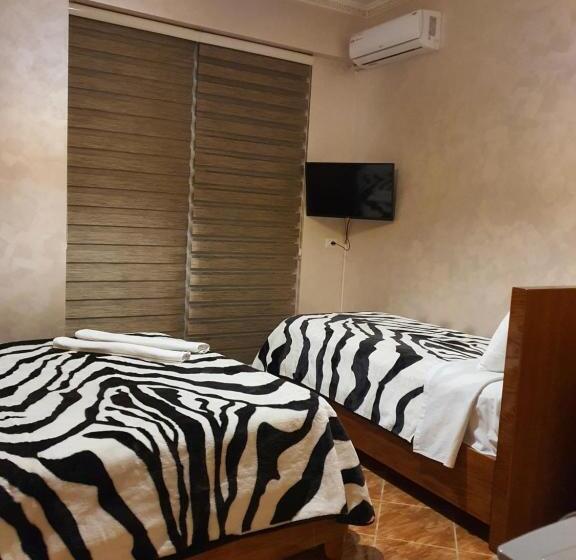 带阳台的豪华间, Kompleksi Gjoni