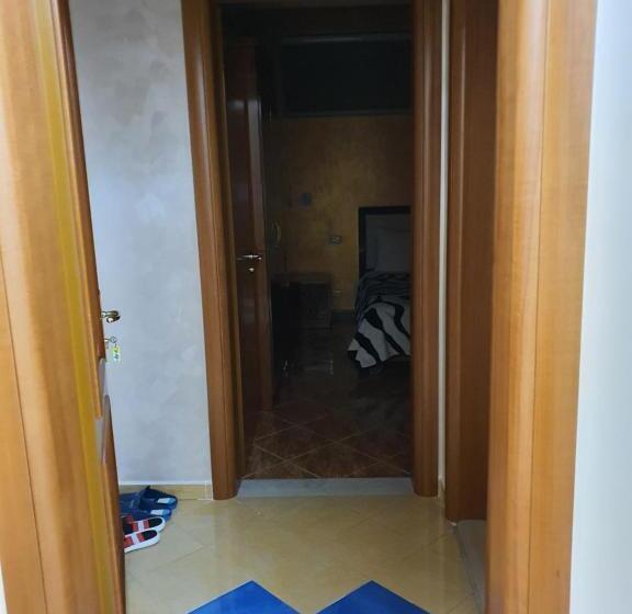 带阳台的豪华间, Kompleksi Gjoni