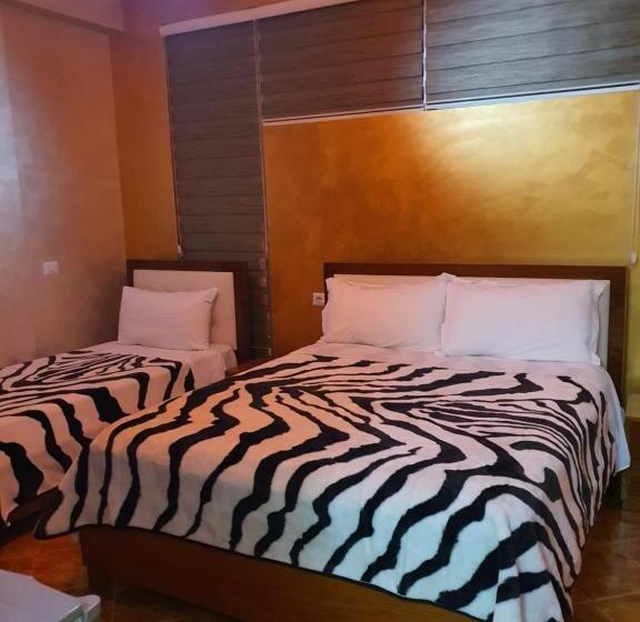 带阳台的豪华间, Kompleksi Gjoni