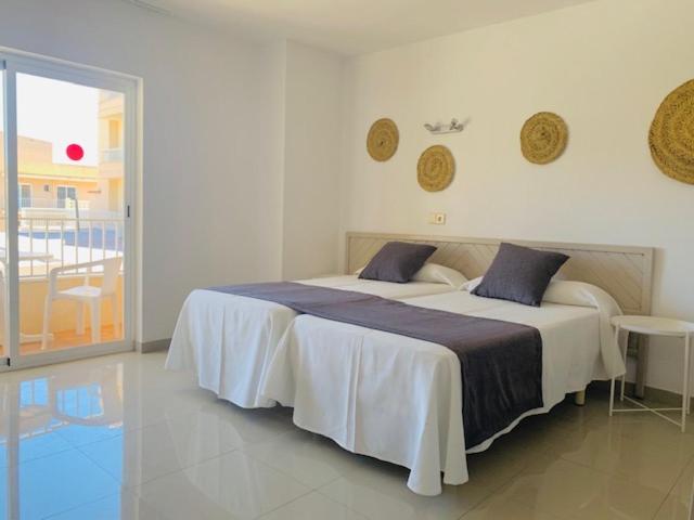 스탠다드 발코니 스튜디오, Lliteras