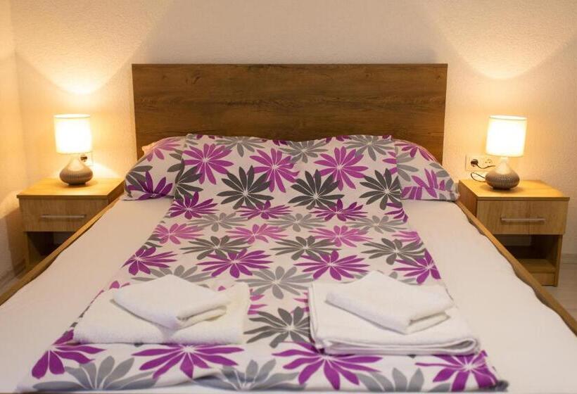 استودیو استاندارد با بالکن, Apartments Daris