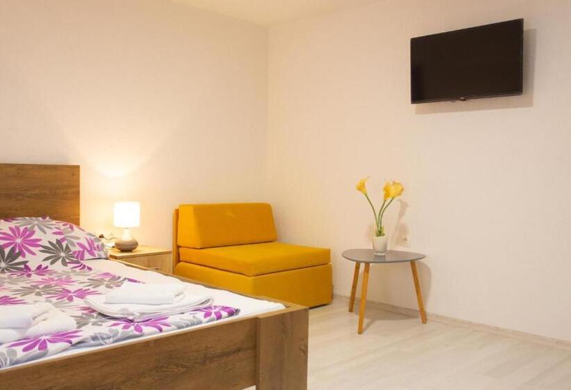 استودیو استاندارد با بالکن, Apartments Daris