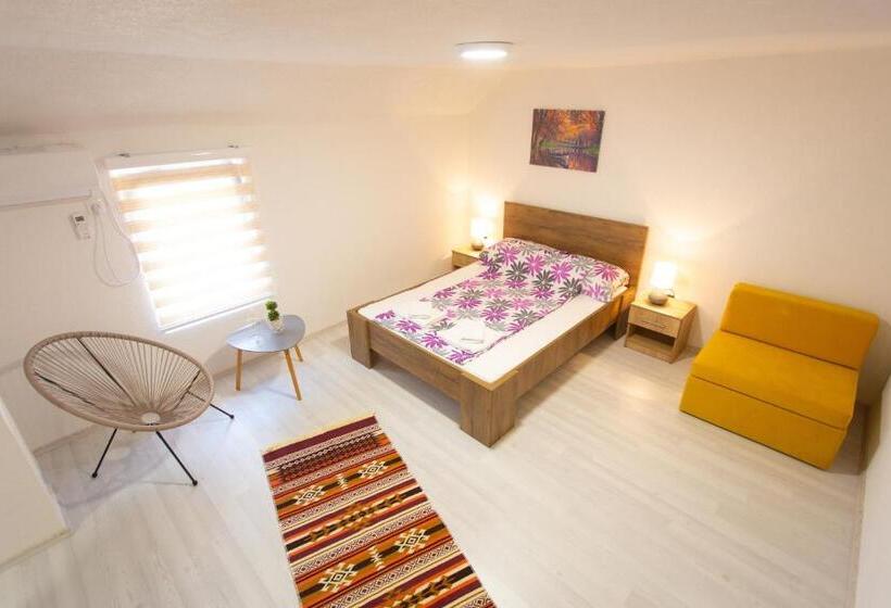 استودیو استاندارد با بالکن, Apartments Daris