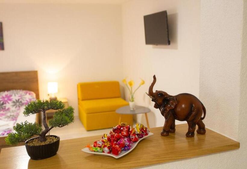 استودیو استاندارد با بالکن, Apartments Daris