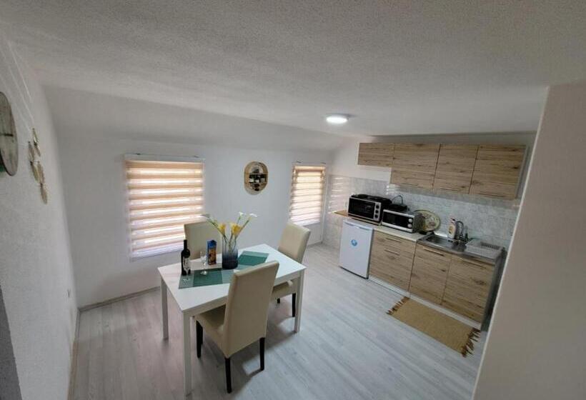 استودیوی استاندارد, Apartments Daris