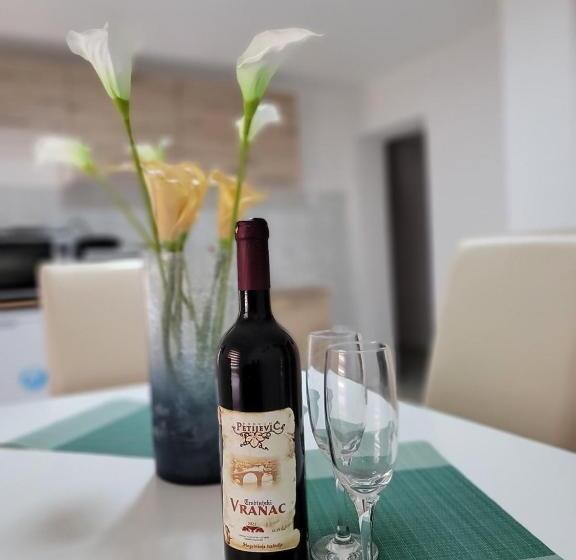 استودیوی استاندارد, Apartments Daris