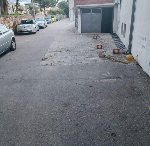 اتاق لوکس با بالکن, Apartments Daris