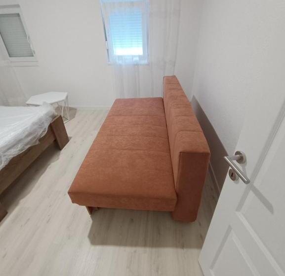 اتاق لوکس با بالکن, Apartments Daris