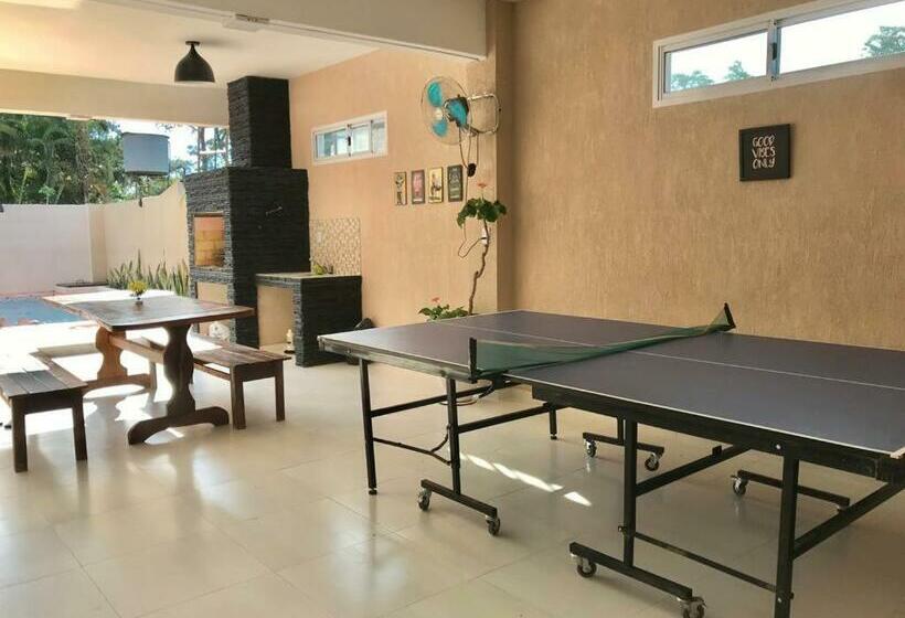 اتاق استاندارد چهار تخته, Colibrí Hostel