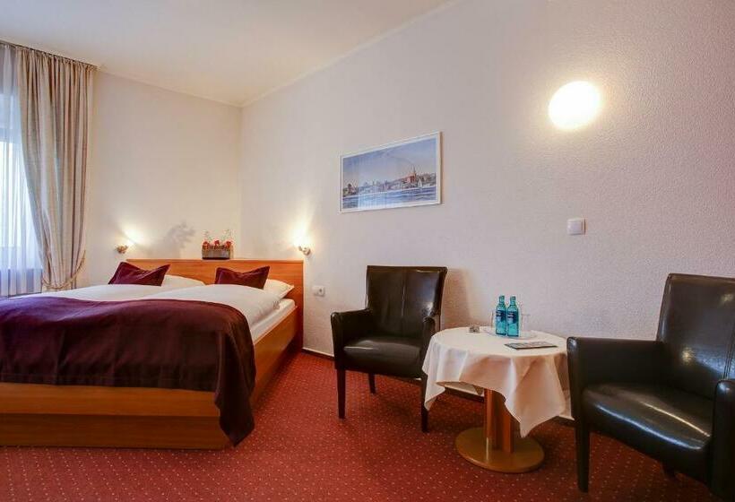 Номер Стандарт, Ina Hotel Consul