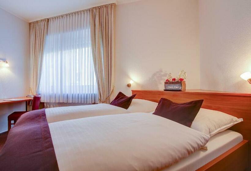 Номер Стандарт, Ina Hotel Consul