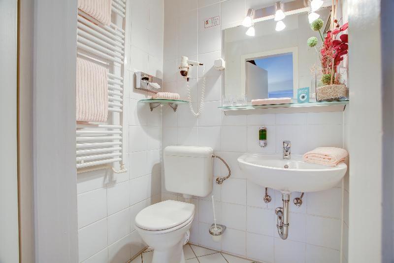 Номер Стандарт, Ina Hotel Consul