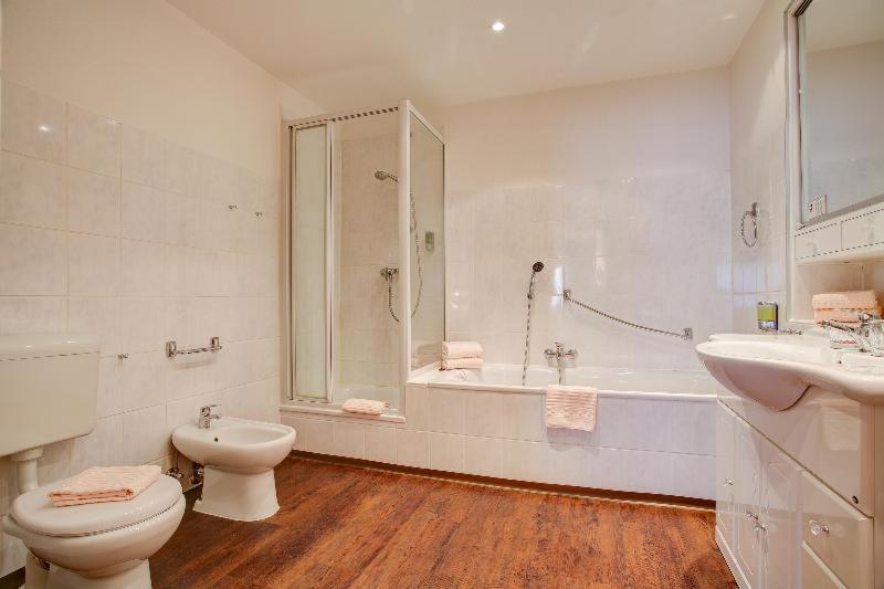 Номер Стандарт, Ina Hotel Consul