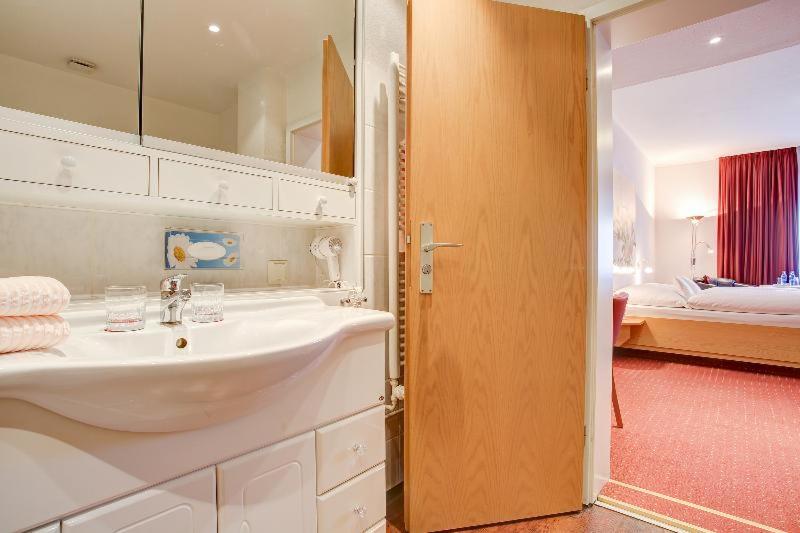 Номер Стандарт, Ina Hotel Consul