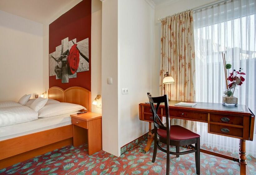 Номер Стандарт, Ina Hotel Consul