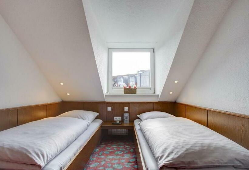 Номер Economy, Ina Hotel Consul