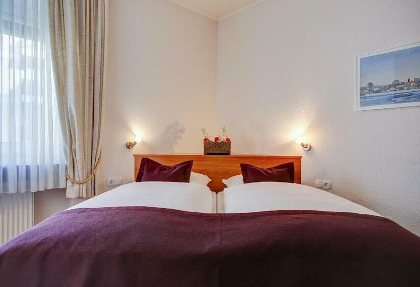 Номер Economy, Ina Hotel Consul