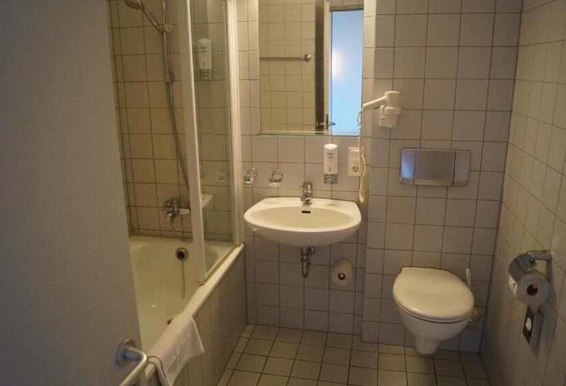 اتاق استاندارد یک نفره, H24 Hoteltow