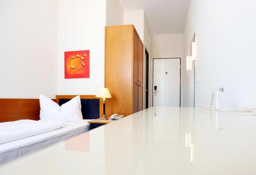 اتاق استاندارد یک نفره, H24 Hoteltow