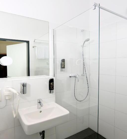 Номер Deluxe, H24 Hoteltow