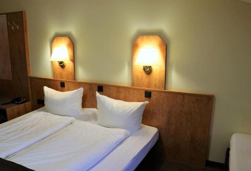 컴포트 룸, Frederikspark