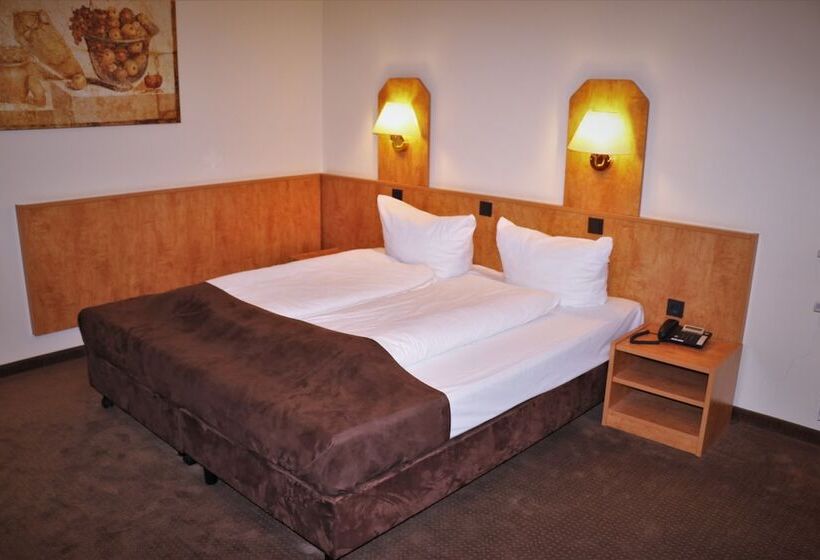 컴포트 룸, Frederikspark