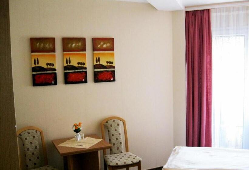 スタンダードルーム, Mucha Ohg Hotel Sembziner Hof