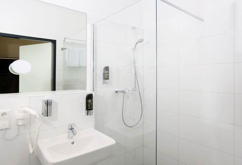 اتاق استاندارد یک نفره, H24 Hoteltow