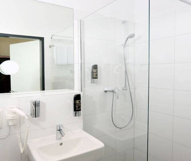 اتاق استاندارد یک نفره, H24 Hoteltow