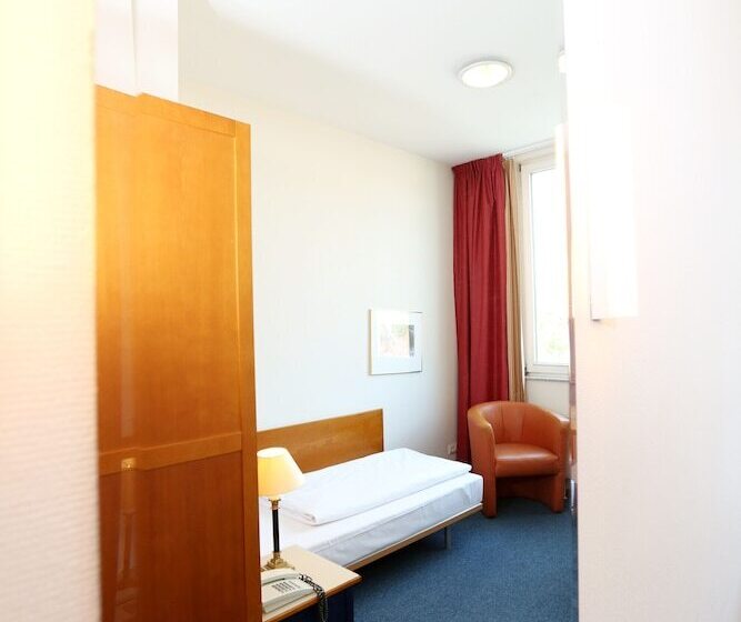 اتاق استاندارد یک نفره, H24 Hoteltow