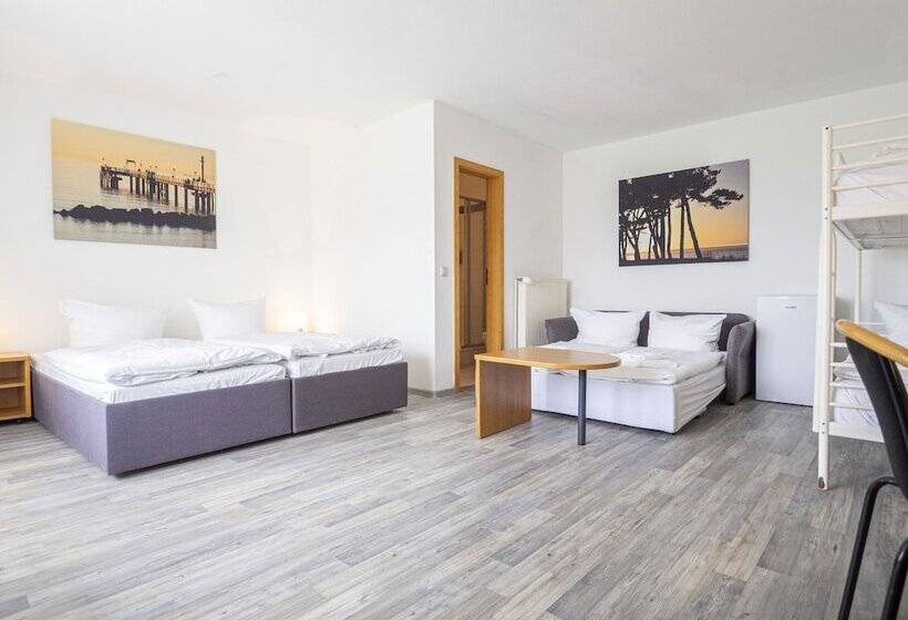 غرفة قياسية رباعية, Motel Stralsund