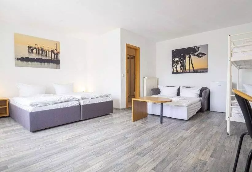 スタンダード４人部屋, Motel Stralsund
