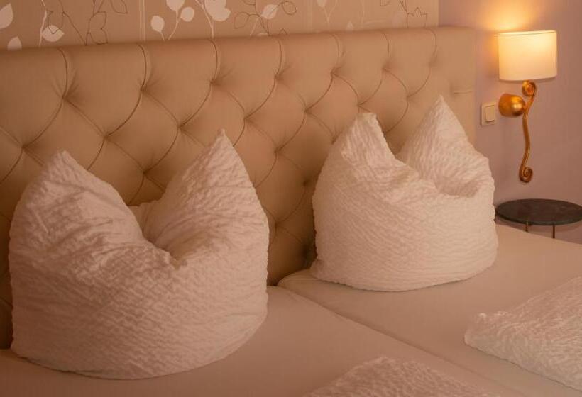 スタンダードルーム, Restaurant Laux