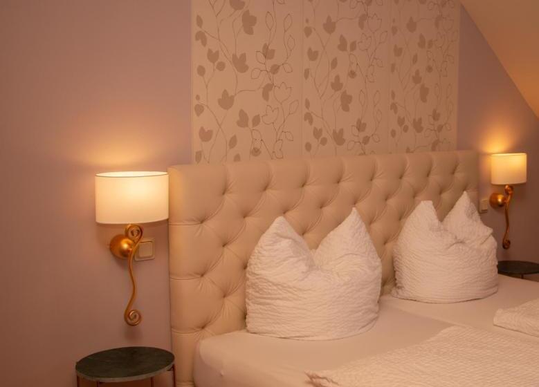 スタンダードルーム, Restaurant Laux