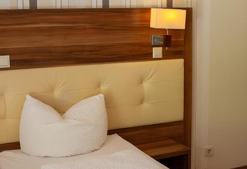 スタンダードルーム, Restaurant Laux