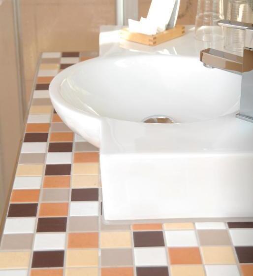 コンフォートルーム, Restaurant Laux