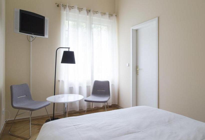 Standard Yhden Hengen Huone, Residenz Begaswinkel