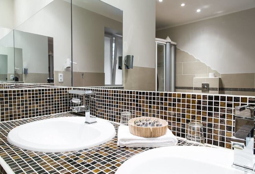 Standard Yhden Hengen Huone, Residenz Begaswinkel