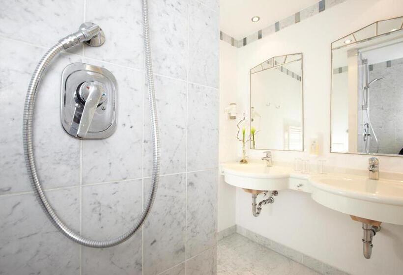 コンフォートルーム, Residenz