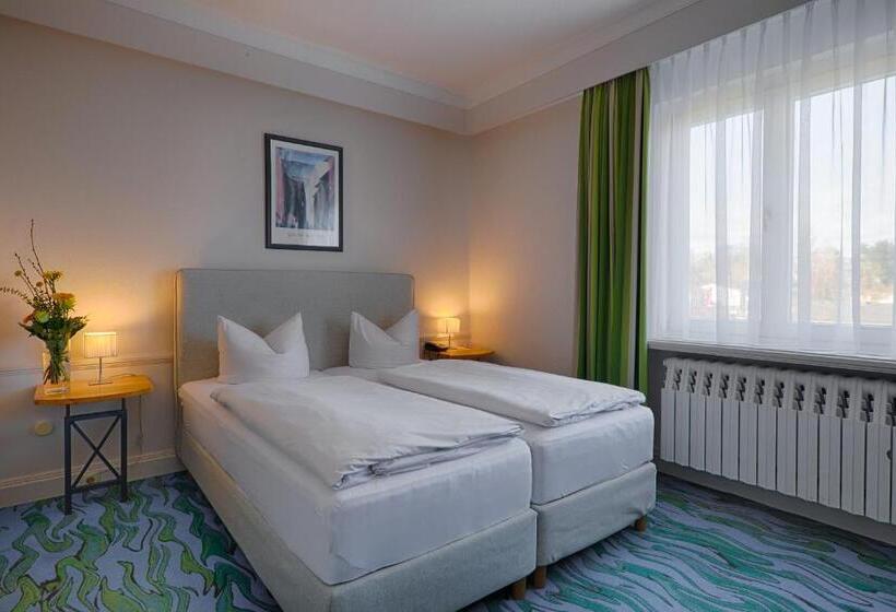 ファミリールーム, Residenz